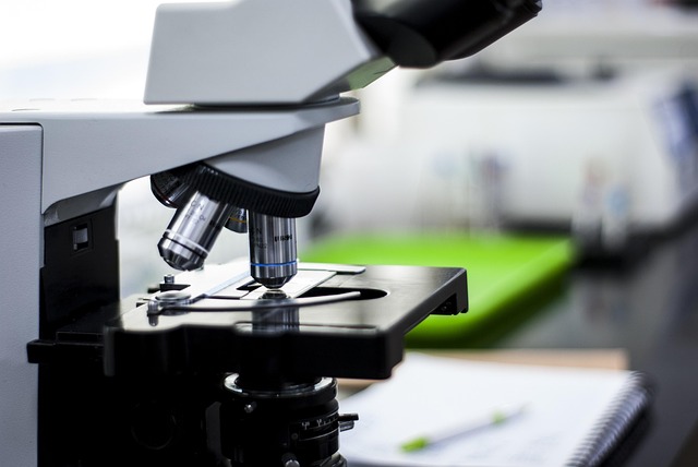 環(huán)氧有機(jī)胺促進(jìn)劑對(duì)固化后環(huán)氧樹脂的硬度、耐磨性、耐化學(xué)品性和耐水性的影響